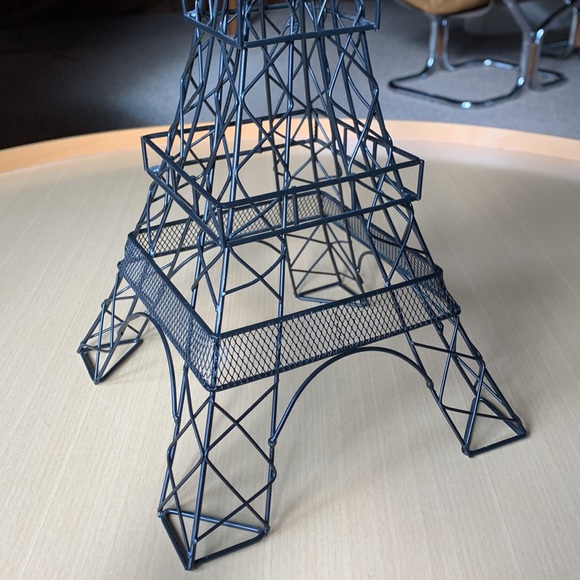 Eiffel Tower in Metal - Picture 3 of 5